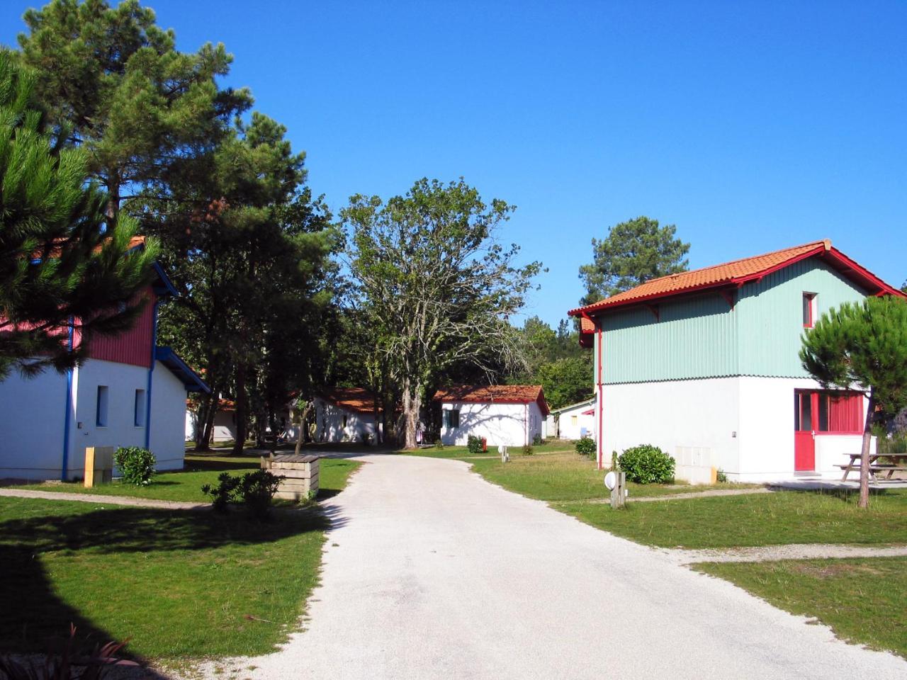Residence Nemea Les Rives De Saint Brice Ares Exterior foto